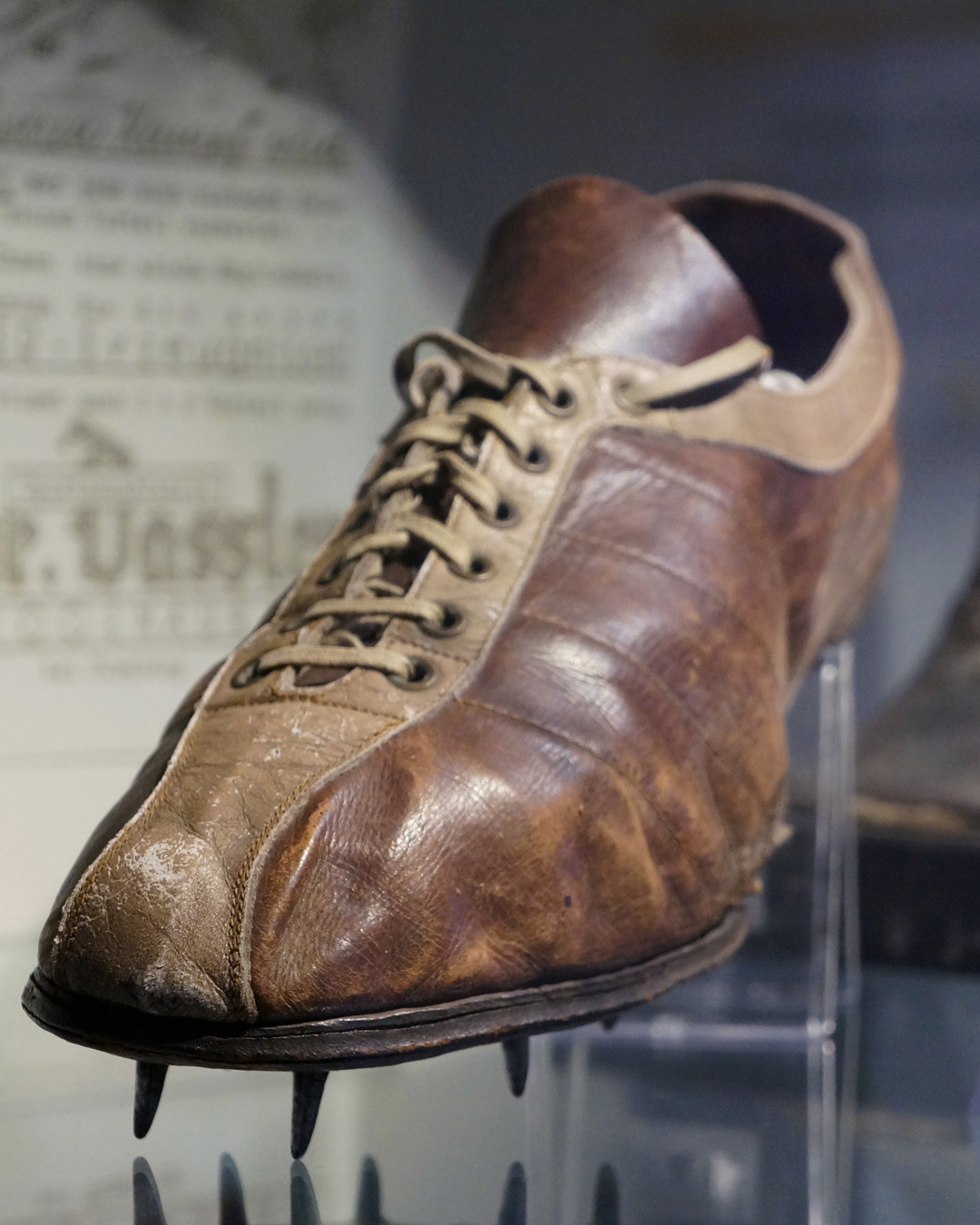 Kauri-Spirit-#23-Dassler-Sportschuhe-Insta-Web 05.2026 Kauri Spirit - Digitale Tour – 100 Jahre Gebrüder Dassler Sportschuhe